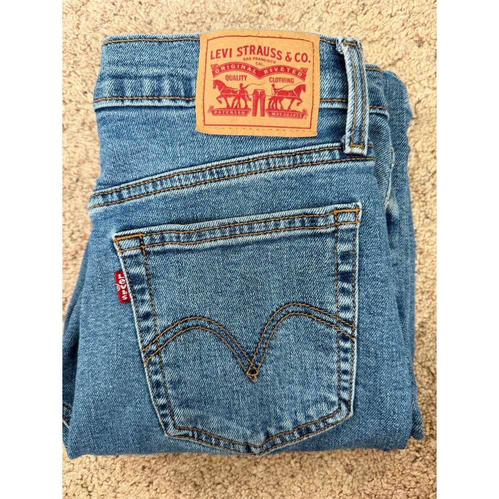 Levis Wedgie Straight Jeans Womens 27 Medium Wash High Rise Blue Denim